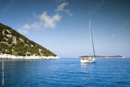 Rejs po Adriatyku. Krajobraz morski Chorwacji. © jacekbieniek