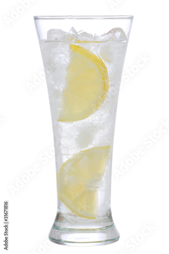 cocktail with gin and lemon