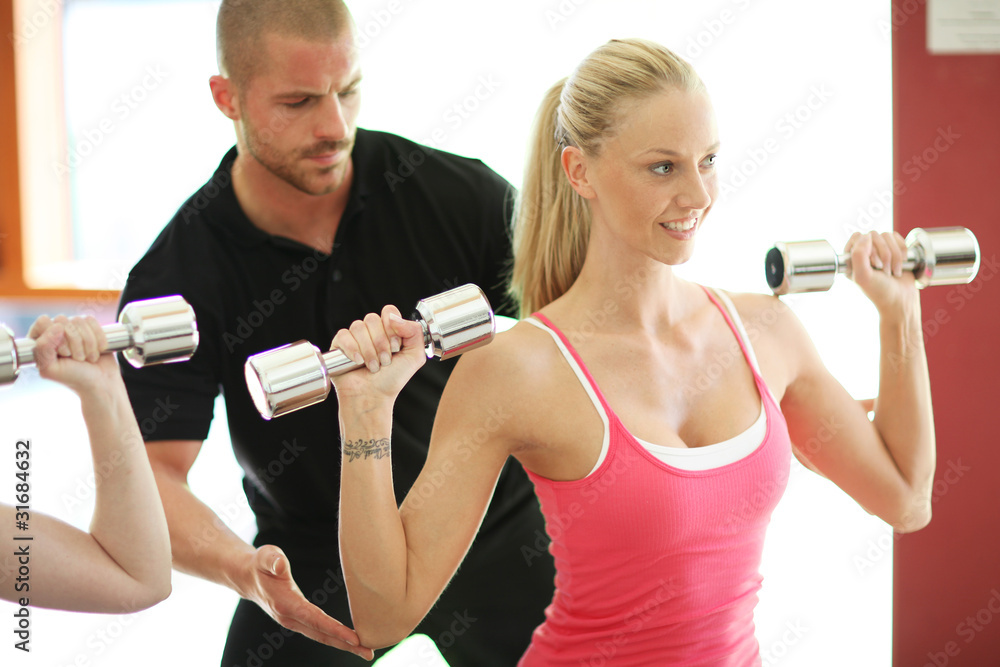 Rückentraining mit Kurzhanteln Rückentraining mit Kurzhanteln