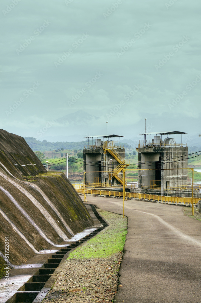 centrale hydroélectrique produit l'hydroélectricité