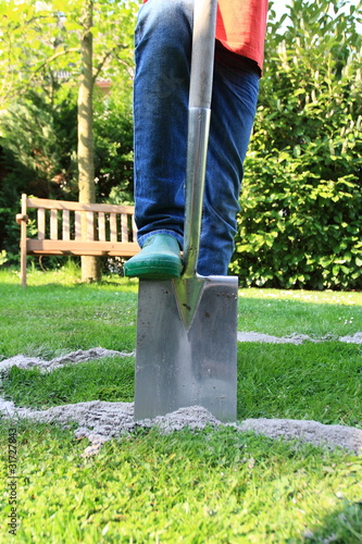 Der erste Spatenstich