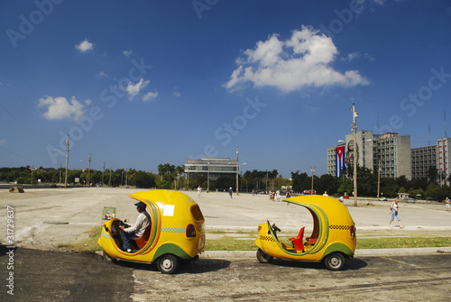 Coco-taxis, Plaza de la Revolución, La Habana, Cuba
