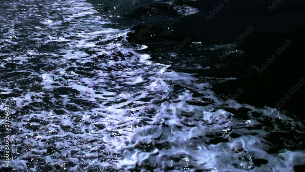 Vagues sur la mer de nuit Vagues sur la mer de nuit