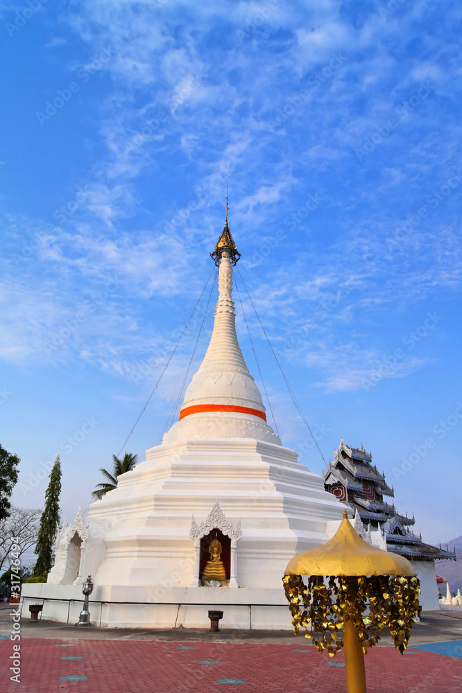 Naklejka premium Wat Phra That Doi Kong Mu