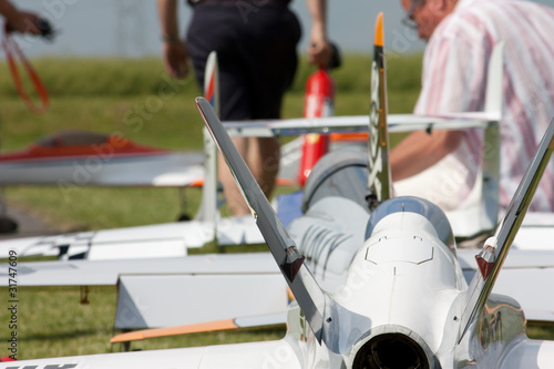 Avion à réaction miniature