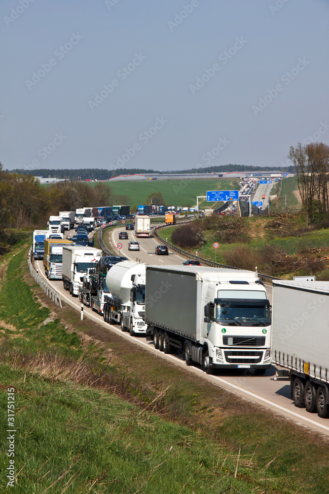Fahrzeugkolonne Fahrzeugkolonne