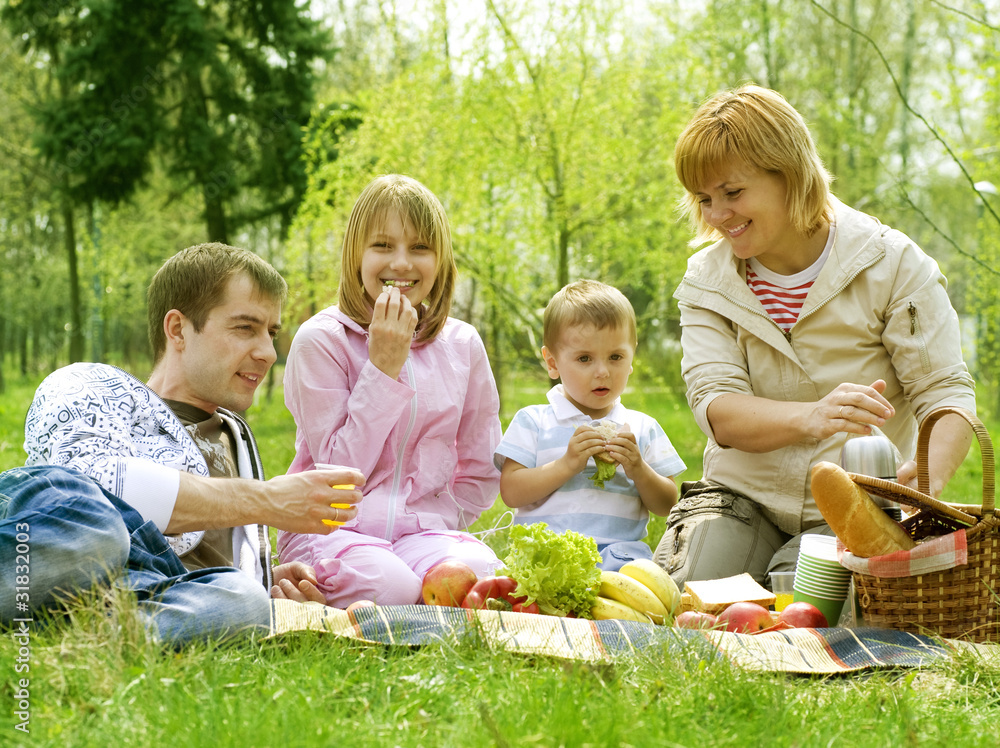 Happy Family outdoor. Picnic Happy Family outdoor. Picnic