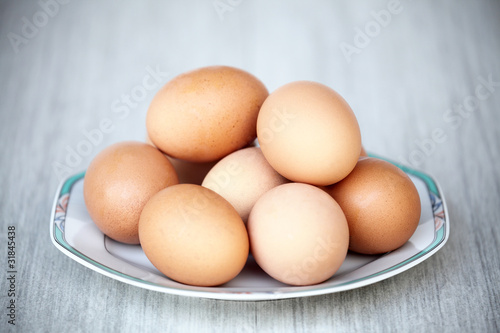 piatto con uova fresche