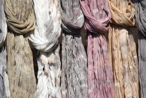 Foulards en suspension