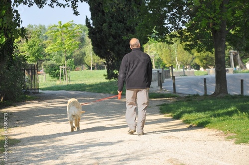 promeneur avec son chien