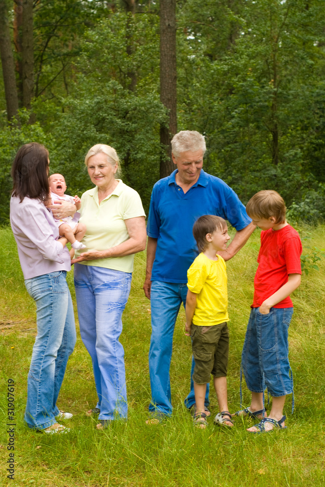 Obraz premium family of six on the nature