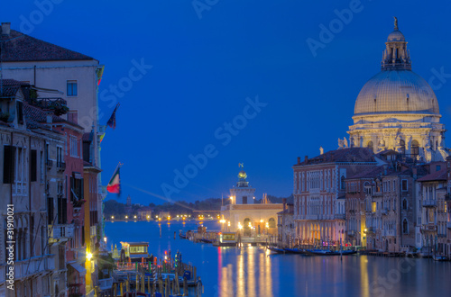 Santa Maria della Saluta am Canal Grande bei Nacht