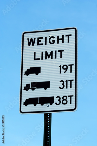 Truck weight limit sign