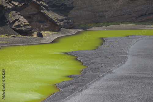 die grüne Lagune von - El Golfo - auf Lanzarote photo