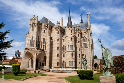 Obraz na płótnie The Episcopal Palace in Astorga