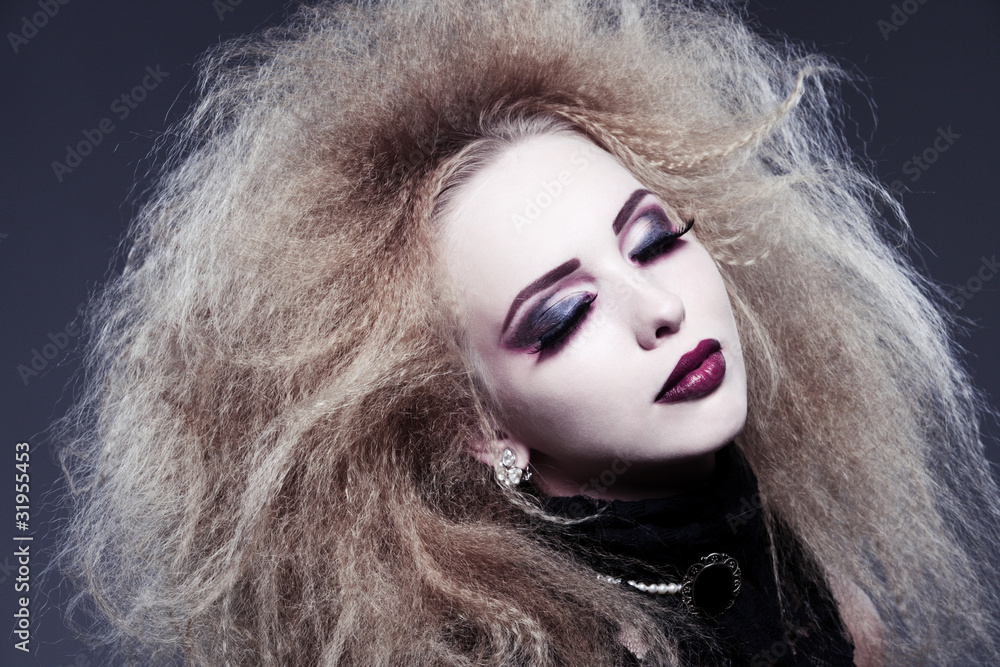 Obraz premium young beautiful vampire