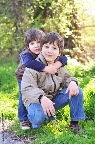 Brothers in the park © vikarayu