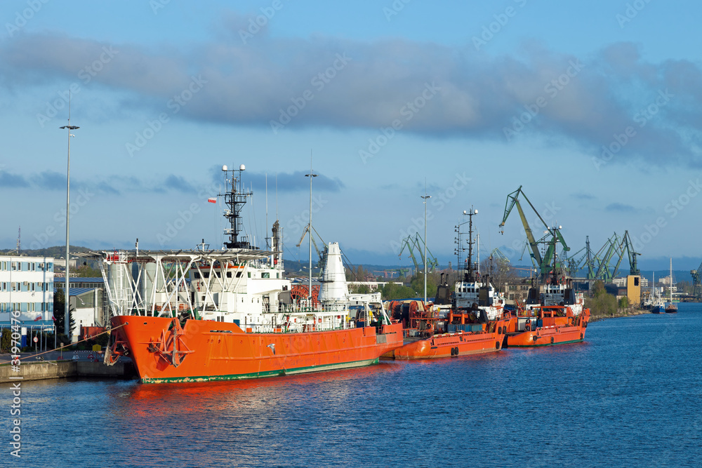 Fototapeta premium Tugboats in a row