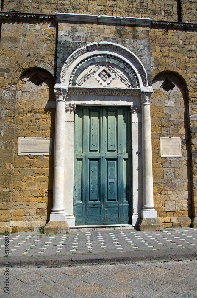Toscana, Volterra: portale della Cattedrale