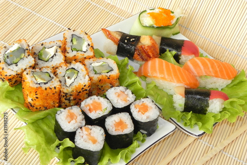 Tableau sur toile Rolls and sushi.