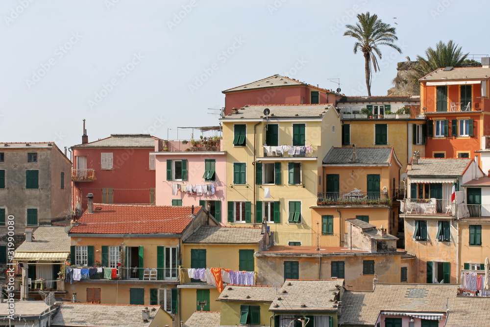Façades du village de Vernazza en Ligurie (Italie). Façades du village de Vernazza en Ligurie (Italie).