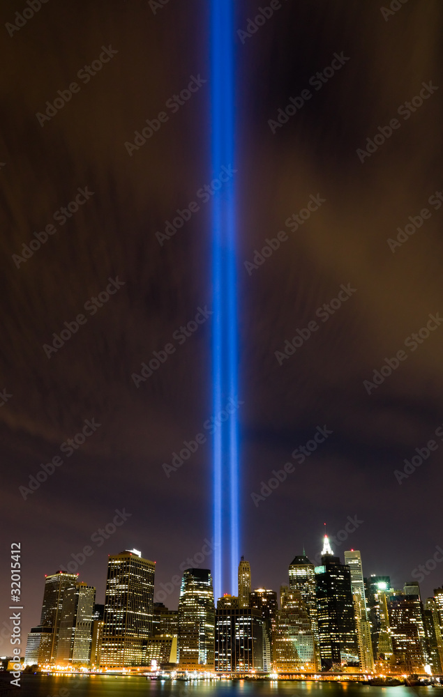 Naklejka premium 911 Light Memorial in New York City