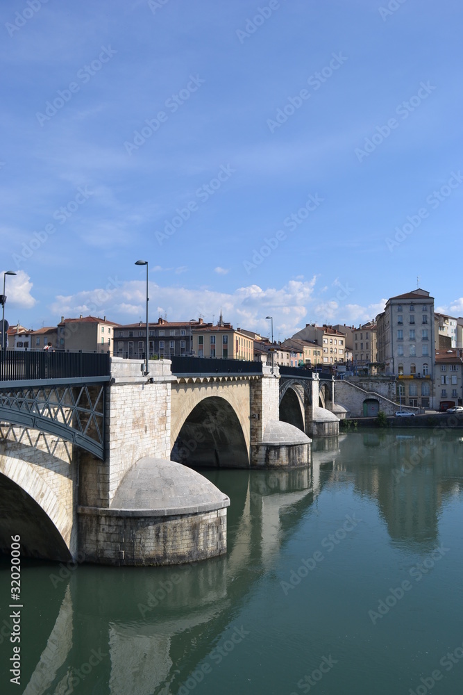 pont vieux romans sur isère
