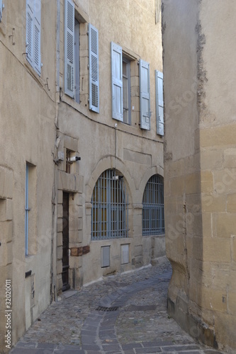 Fototapeta Naklejka Na Ścianę i Meble -  rue de romans sur isère