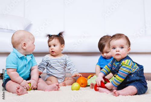 Obraz na płótnie Four babies group