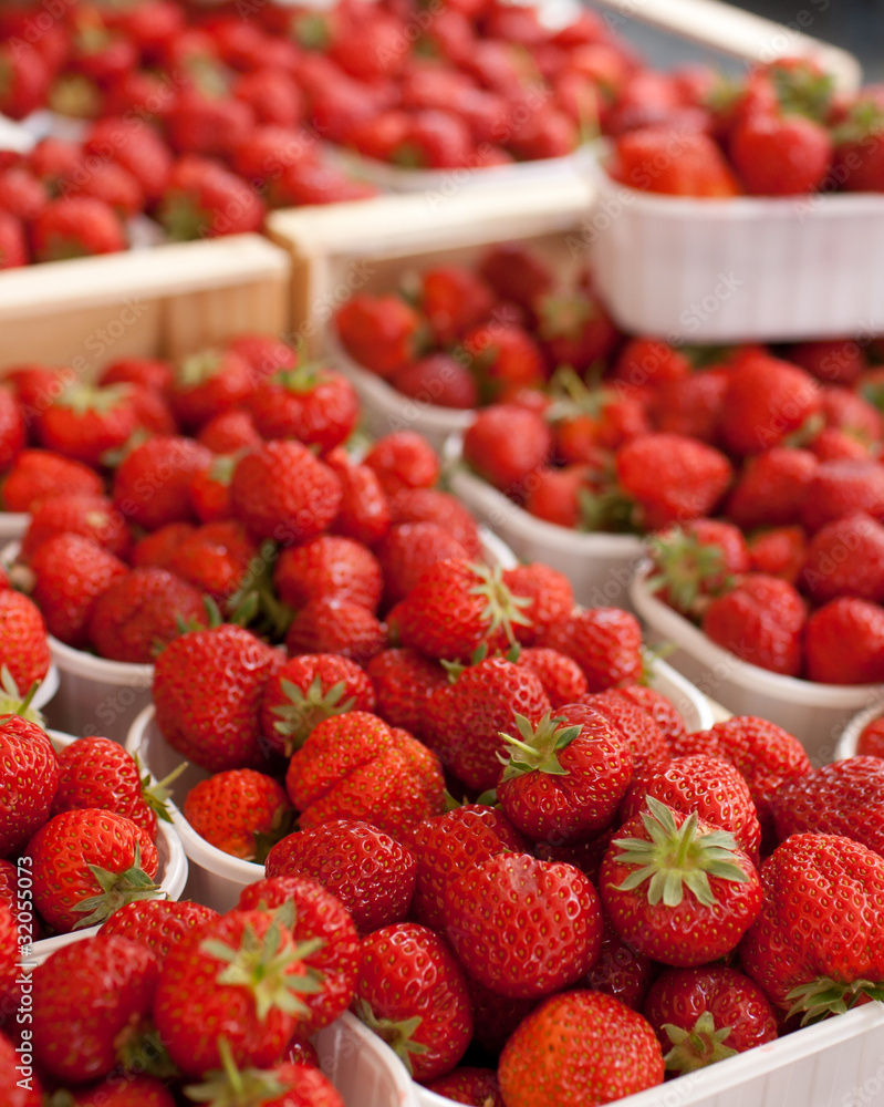 farmers market series - fresh strawberries (shallow DOF) farmers market series - fresh strawberries (shallow DOF)