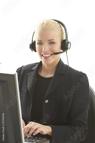 Charlyne,écouteurs,labtop,rire