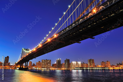 Fototapeta Naklejka Na Ścianę i Meble -  New York City Manhattan Bridge over East River