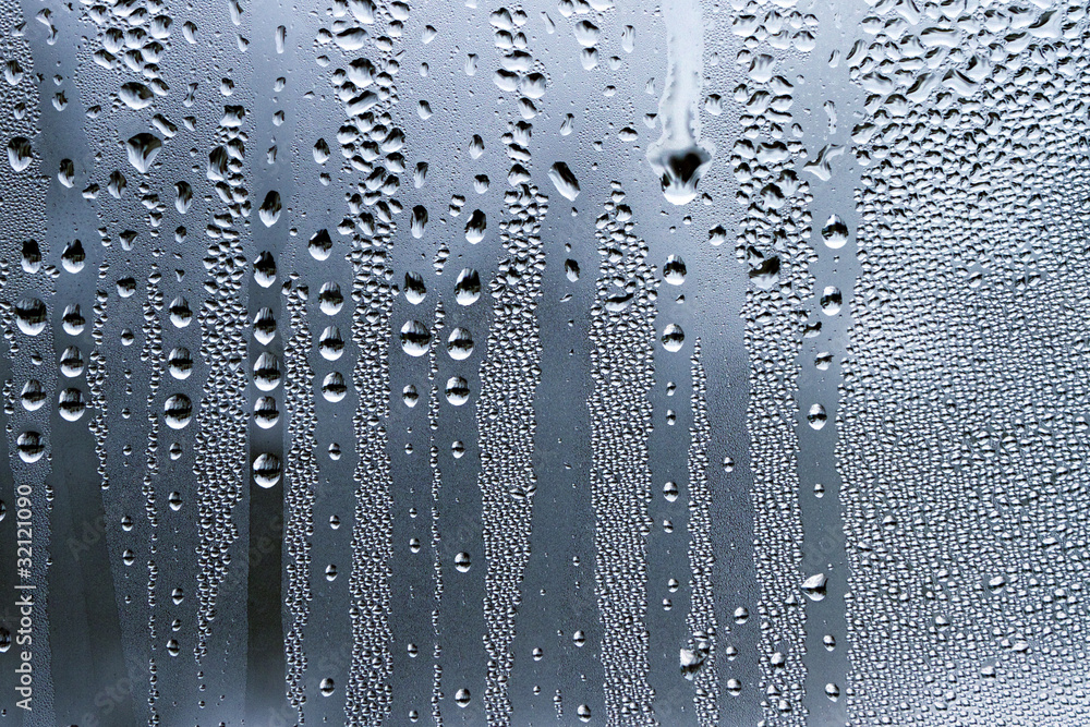 Fototapeta premium Water droplets on a glass surface