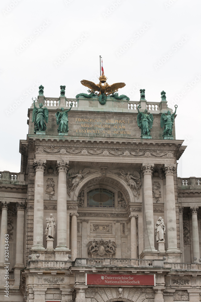 Obraz premium Fragment of Imperial palace of hofburg in vienna