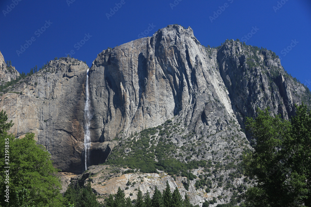 Wasserfall im Yosemite Valley im Sommer 2010