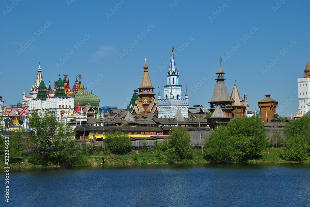Fototapeta premium Вернисаж в Измайлово в старинном Русском стиле.