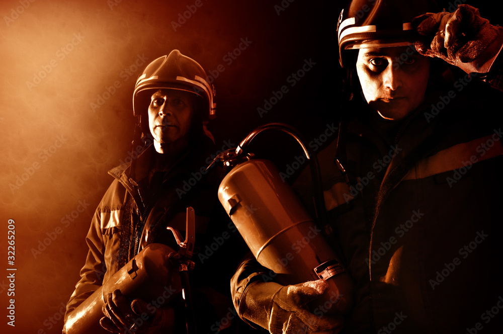 Naklejka premium Firemen