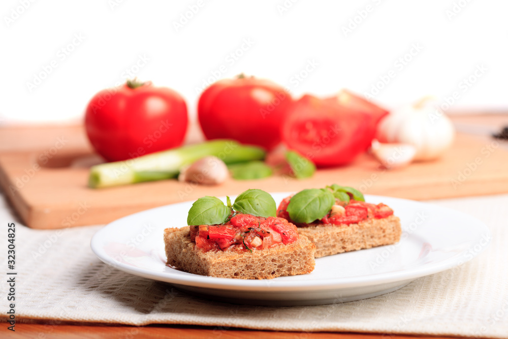 Crostini with tomato