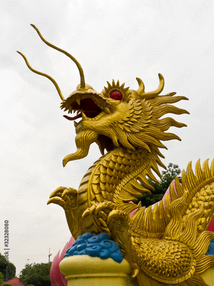 Fototapeta premium Dragon Statue