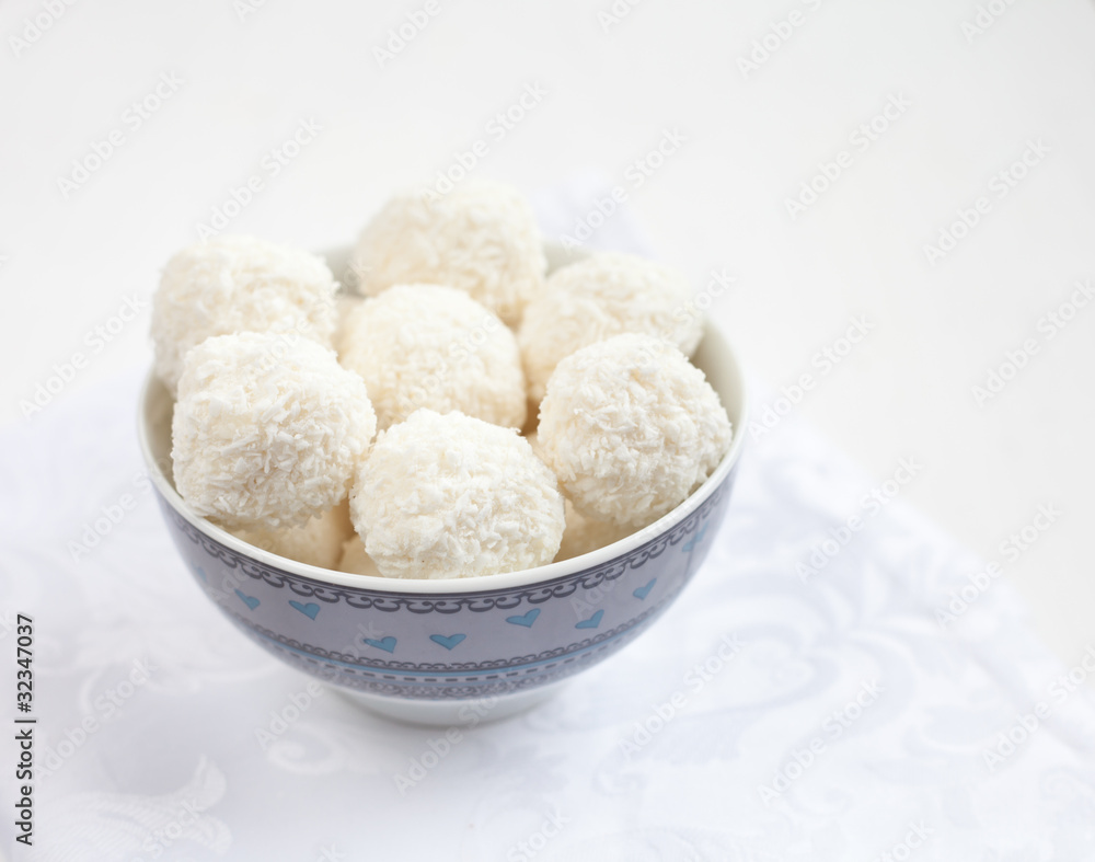 coconut balls in the bowl
