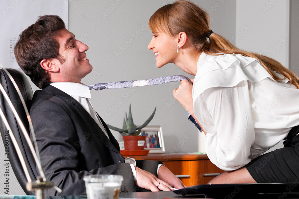 Εκτύπωση καμβά flirting at office