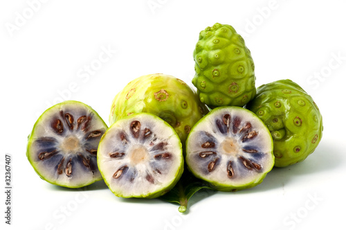 Morinda citrifolia