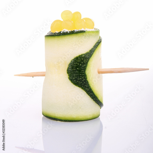 apéritif, roulé de courgette et caviar photo