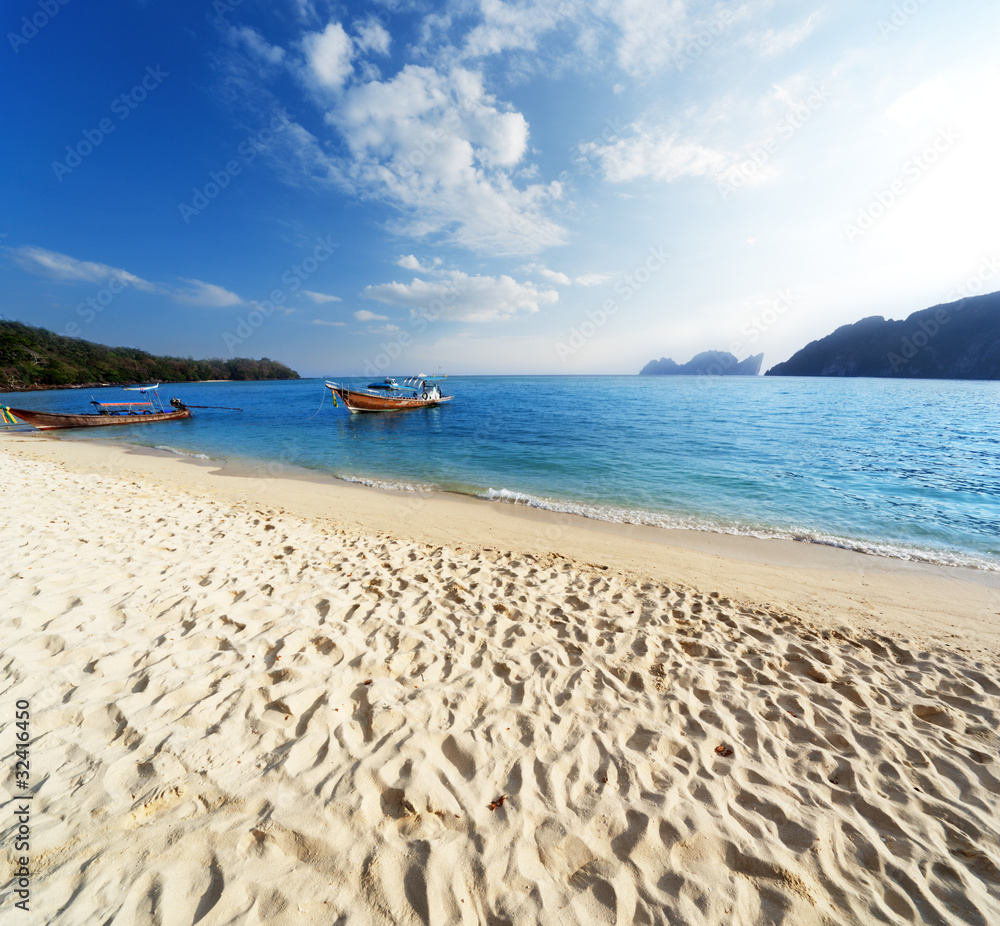 Obraz premium sunset on beach Phi Phi island Thailand