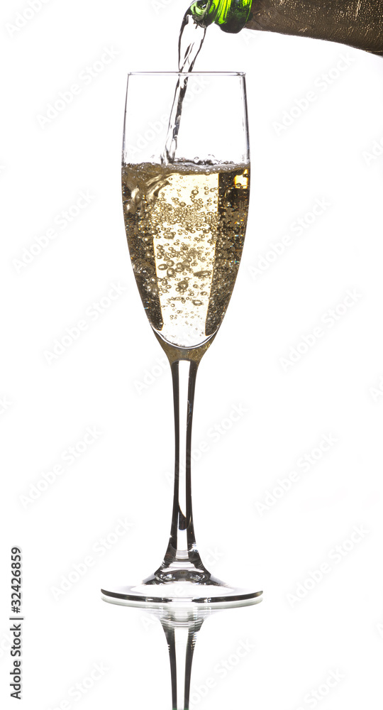 Obraz premium sirviendo champan