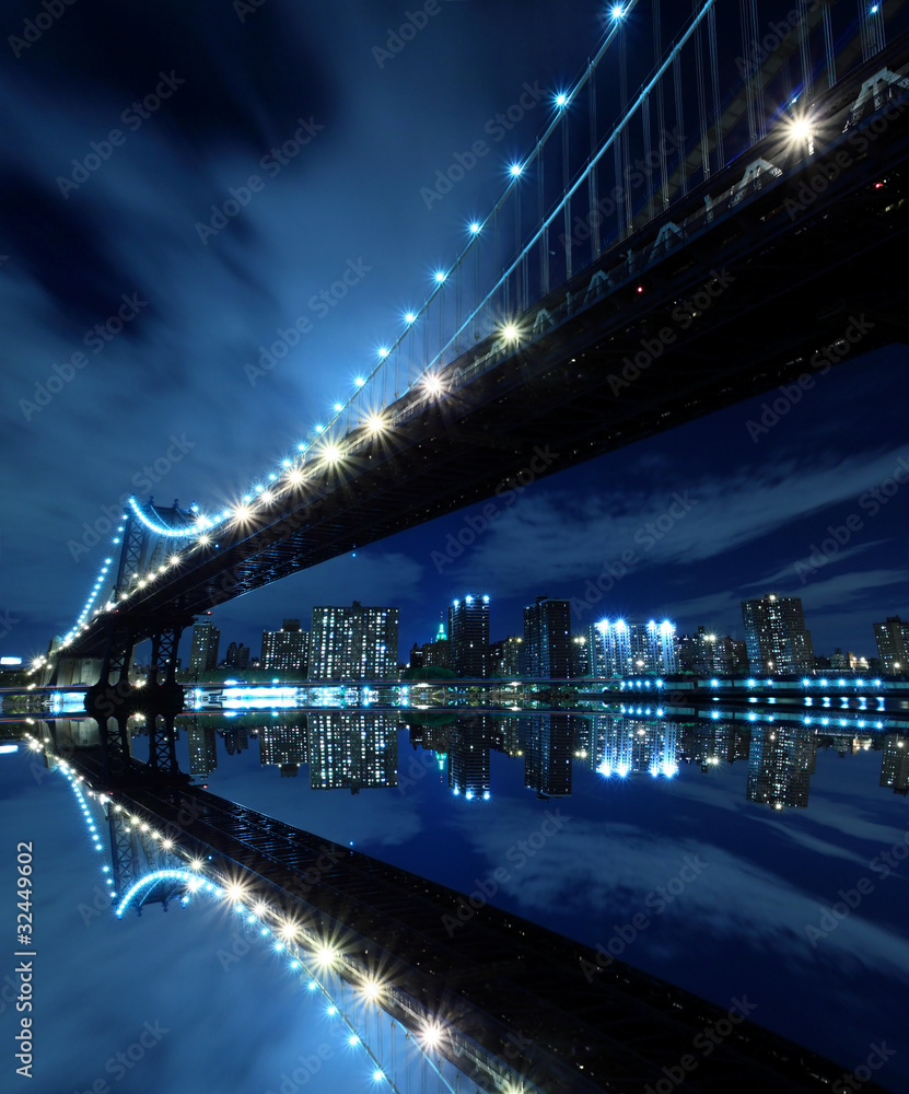 Fototapeta premium Manhattan Bridge At Night Lights, New York City