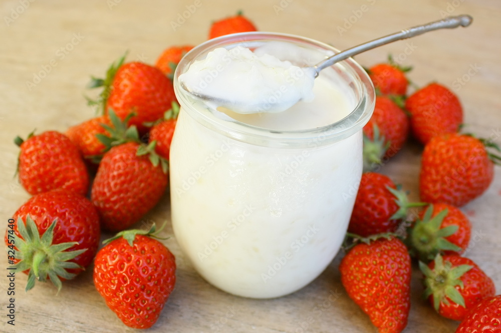 pot de riz au lait et fraise, dessert gourmand pot de riz au lait et fraise, dessert gourmand