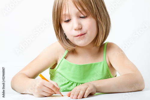 Girl draws photo