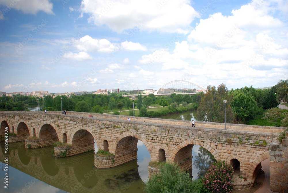 PUENTE ROMANO Y PUENTE DE LUSITANIA. MÉRIDA