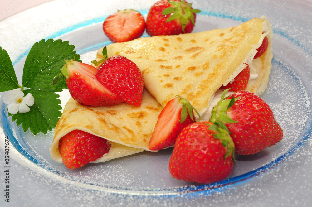 Pfannkuchen mit Erdbeeren Pfannkuchen mit Erdbeeren